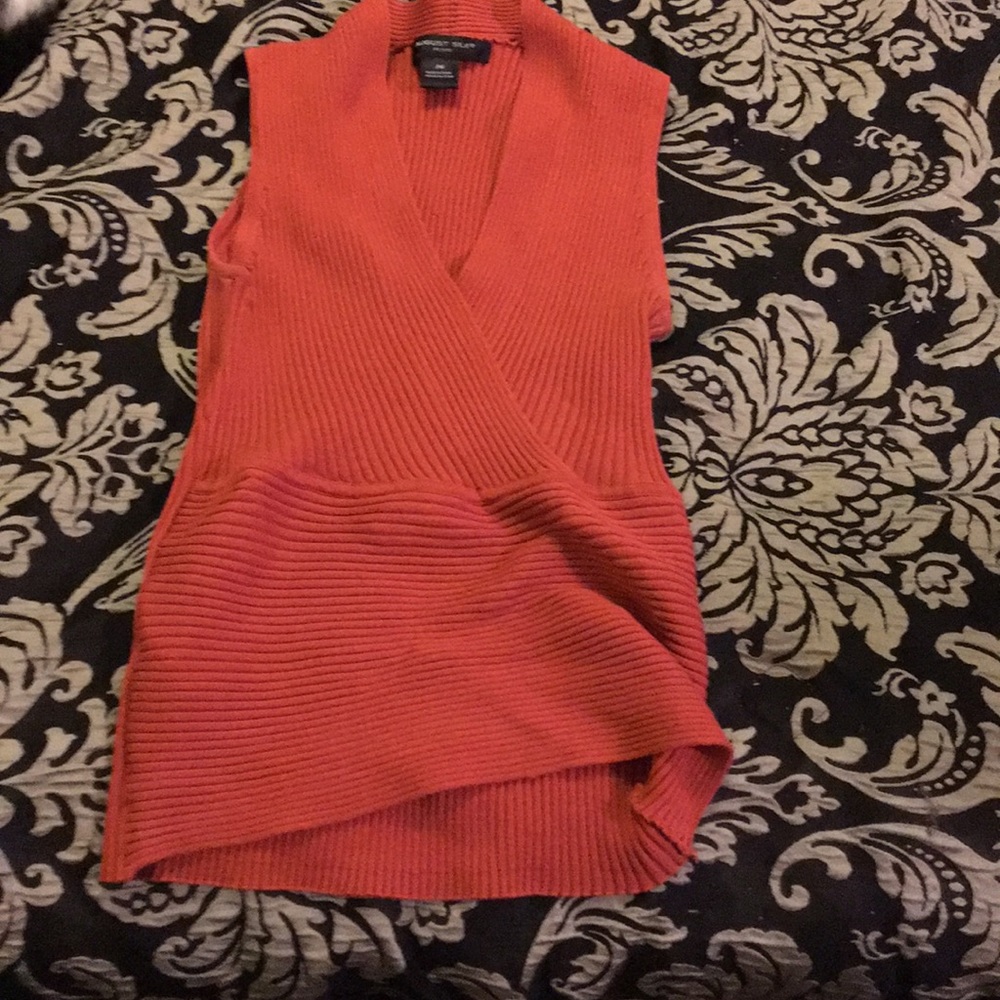 Sleeveless sweater